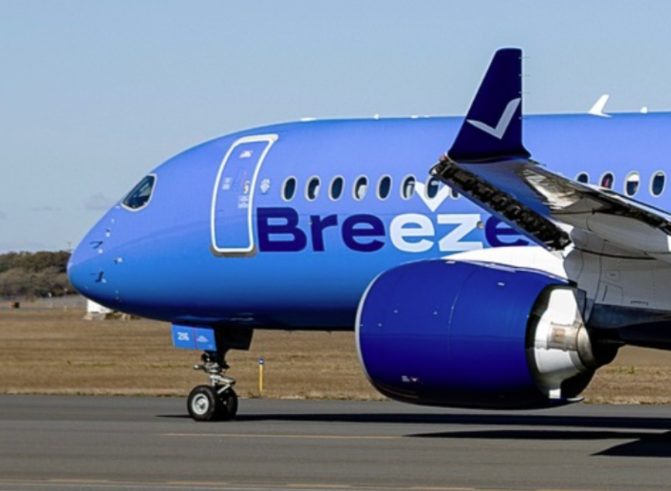 Breeze Airplane painted blue
